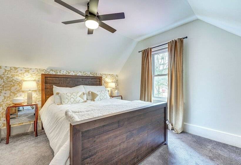 Lovely Ludlow Farmhouse ~ 1 Mi To Town & Slopes!