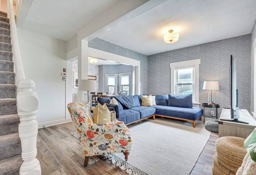 Lovely Ludlow Farmhouse ~ 1 Mi To Town & Slopes!