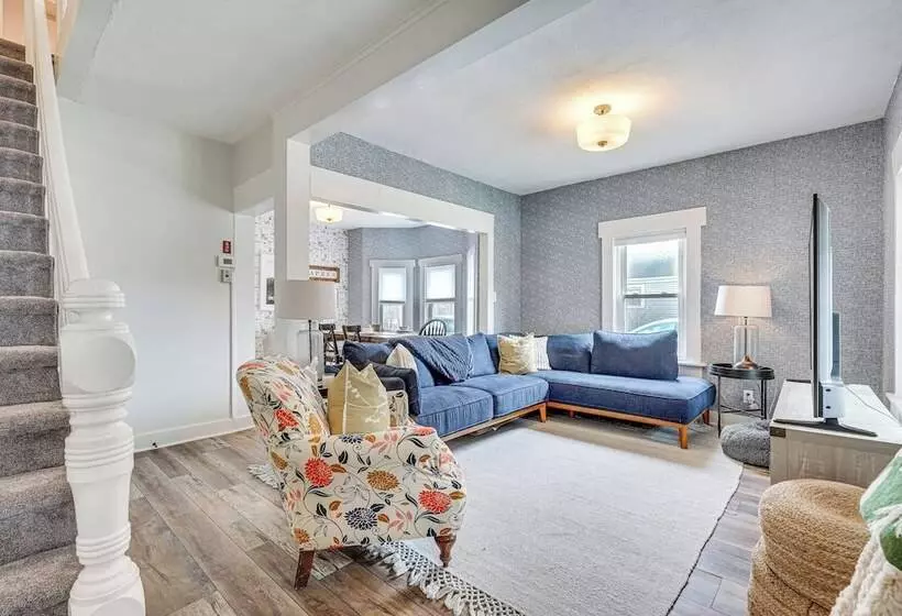 Lovely Ludlow Farmhouse ~ 1 Mi To Town & Slopes!