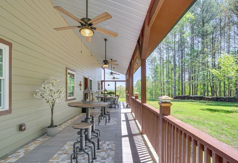 Infinity Pool + Mtn Views: Luxe Talking Rock Home