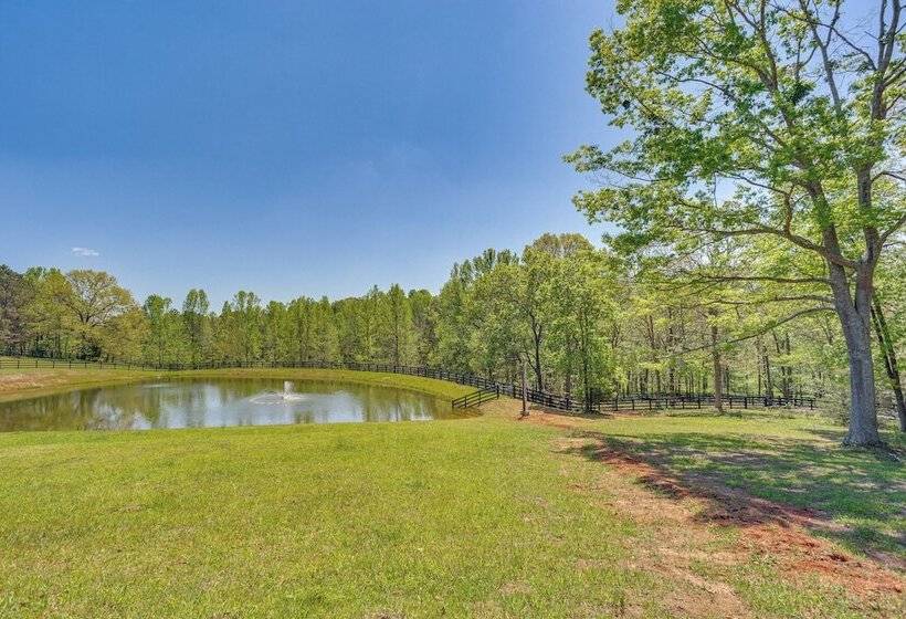 Infinity Pool + Mtn Views: Luxe Talking Rock Home