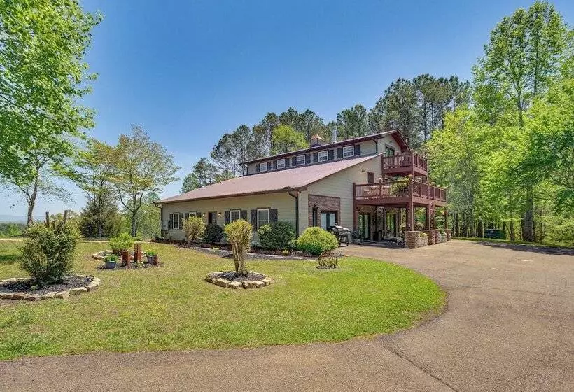 Infinity Pool + Mtn Views: Luxe Talking Rock Home