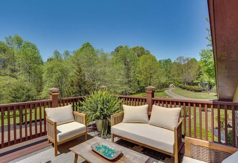 Infinity Pool + Mtn Views: Luxe Talking Rock Home