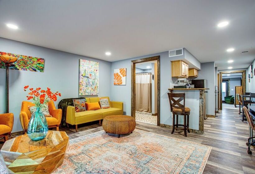 Infinity Pool + Mtn Views: Luxe Talking Rock Home