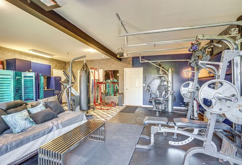 Infinity Pool + Mtn Views: Luxe Talking Rock Home