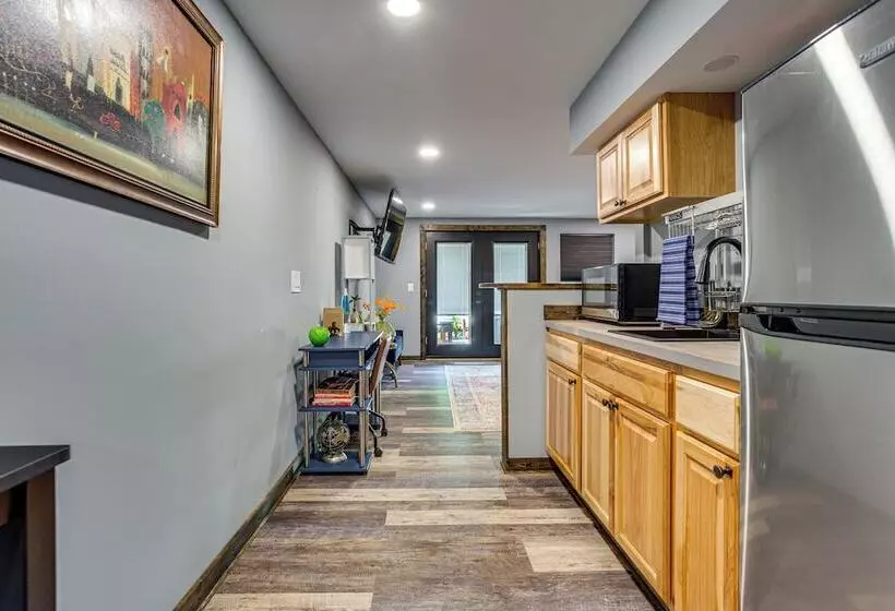 Infinity Pool + Mtn Views: Luxe Talking Rock Home