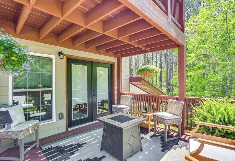 Infinity Pool + Mtn Views: Luxe Talking Rock Home