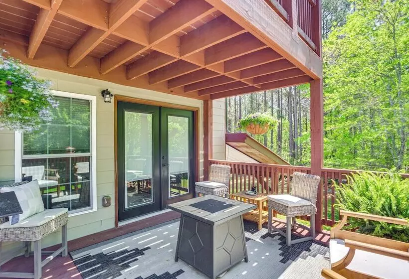 Infinity Pool + Mtn Views: Luxe Talking Rock Home