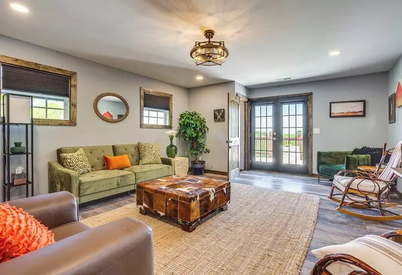 Infinity Pool + Mtn Views: Luxe Talking Rock Home