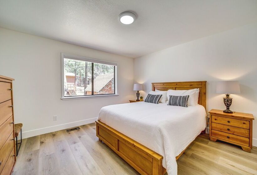 Modern Cabin In Munds Park: Family Friendly!