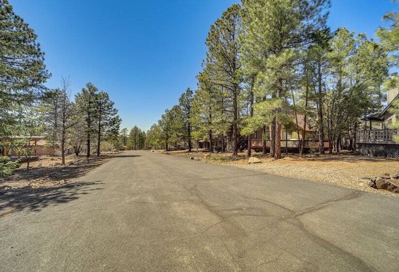 Modern Cabin In Munds Park: Family Friendly!