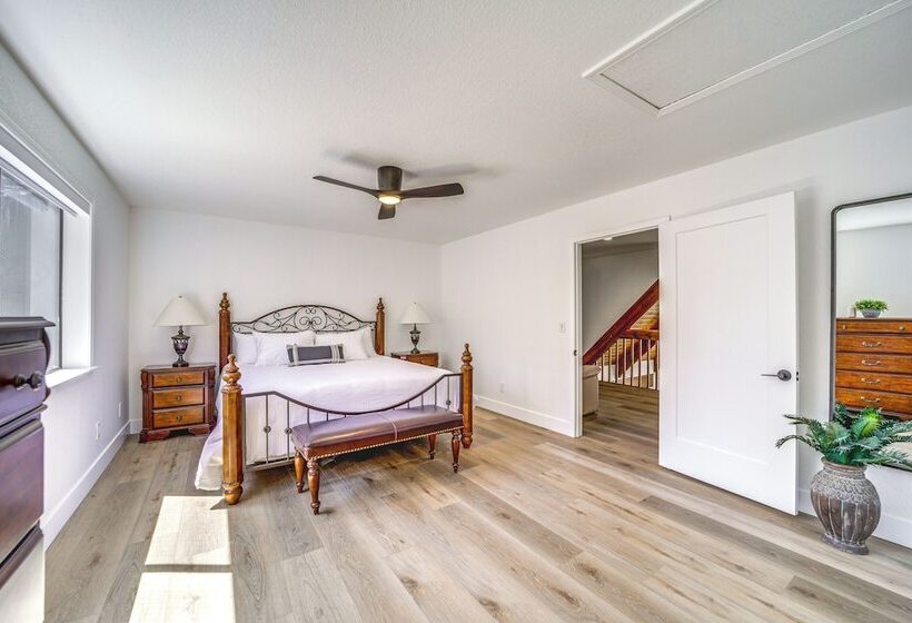 Modern Cabin In Munds Park: Family Friendly!