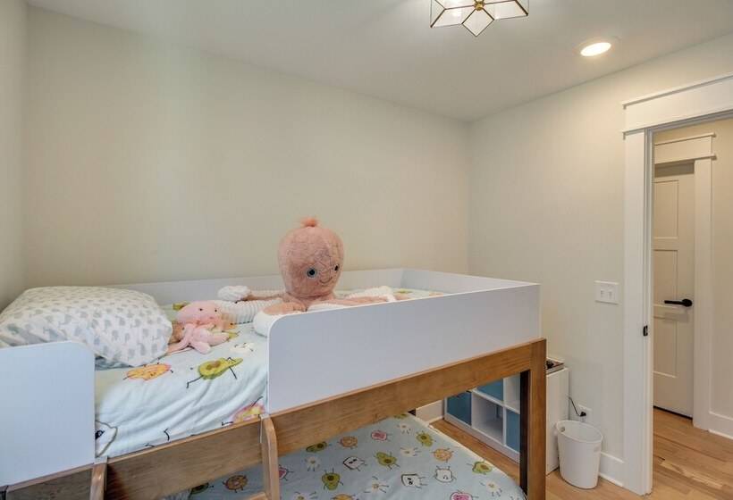 Paradise Found  Lake House On Waterfront!