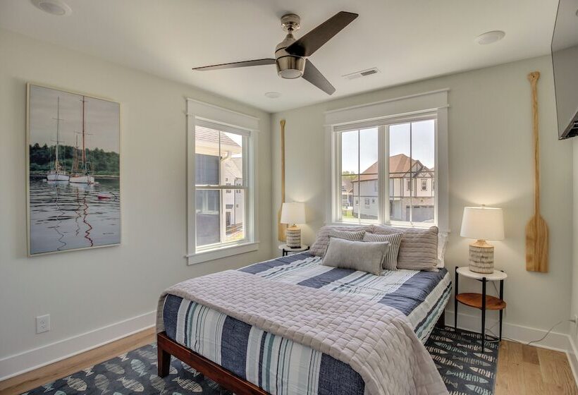 Paradise Found  Lake House On Waterfront!