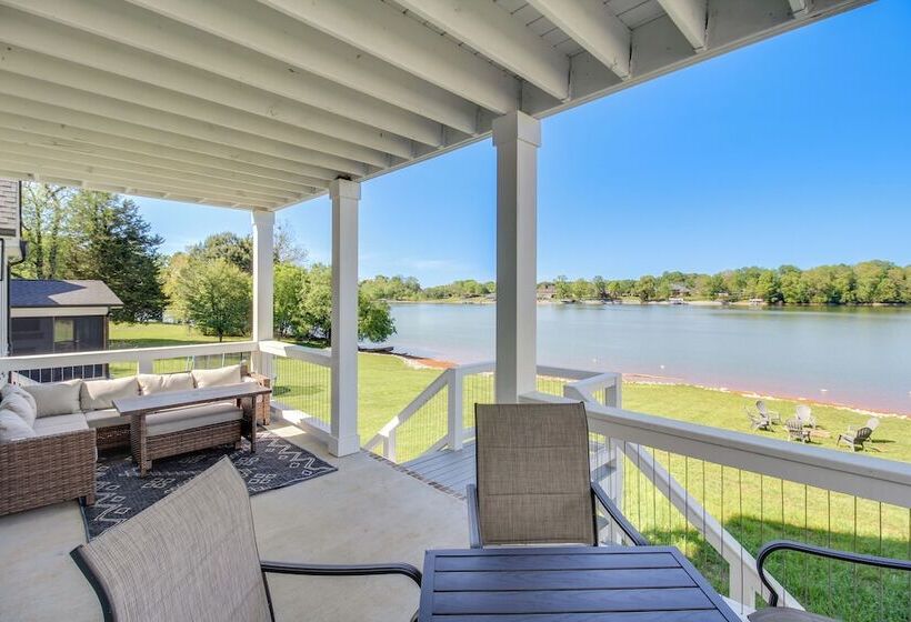 Paradise Found  Lake House On Waterfront!