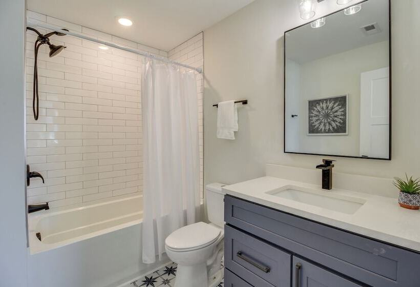 Paradise Found Lake House On Waterfront!