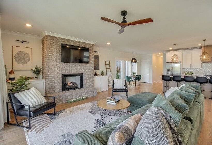 Paradise Found Lake House On Waterfront!