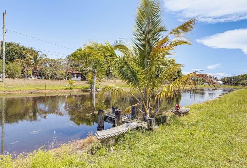 Pet Friendly Florida Home W/ Patio + Gas Grill!