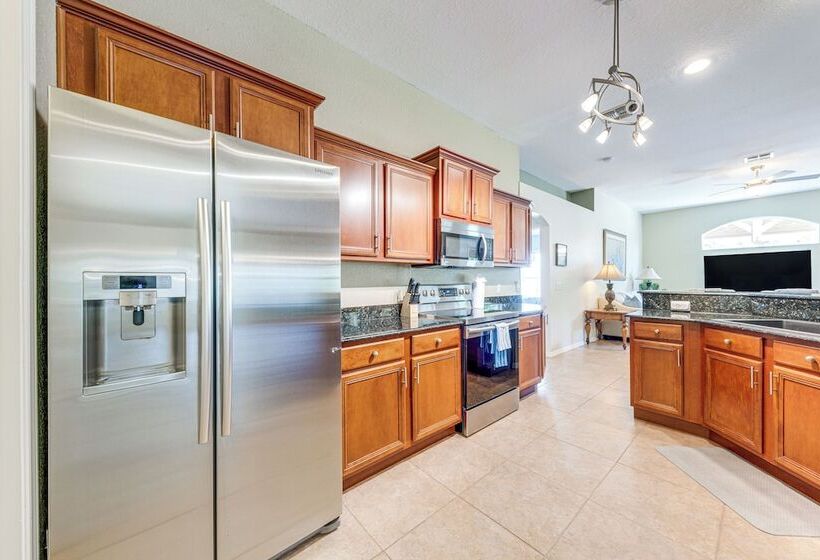 Pet Friendly Florida Home W/ Patio + Gas Grill!