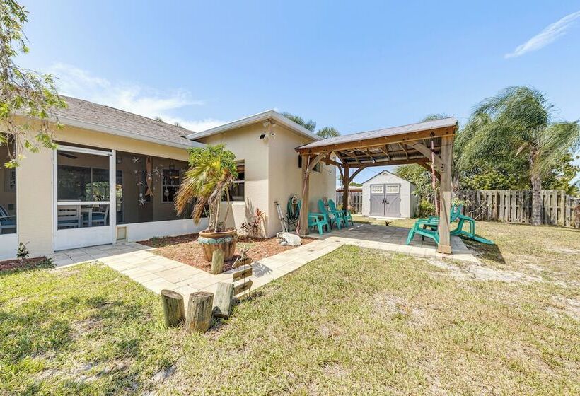 Pet Friendly Florida Home W/ Patio + Gas Grill!
