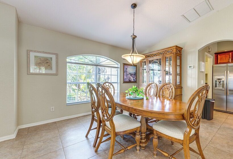 Pet Friendly Florida Home W/ Patio + Gas Grill!