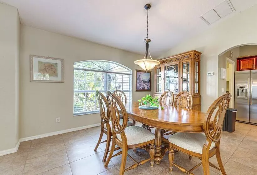 Pet Friendly Florida Home W/ Patio + Gas Grill!