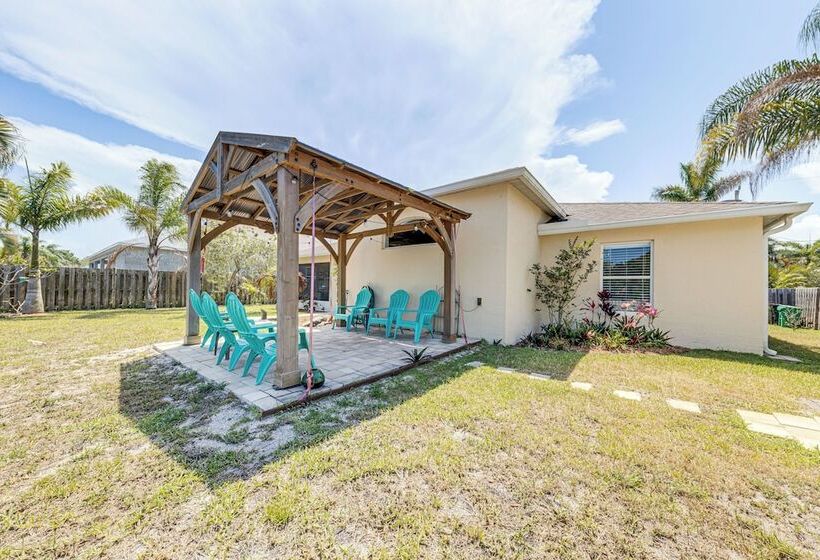 Pet Friendly Florida Home W/ Patio + Gas Grill!