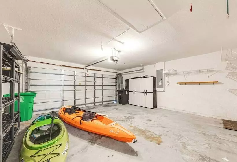Pet Friendly Florida Home W/ Patio + Gas Grill!