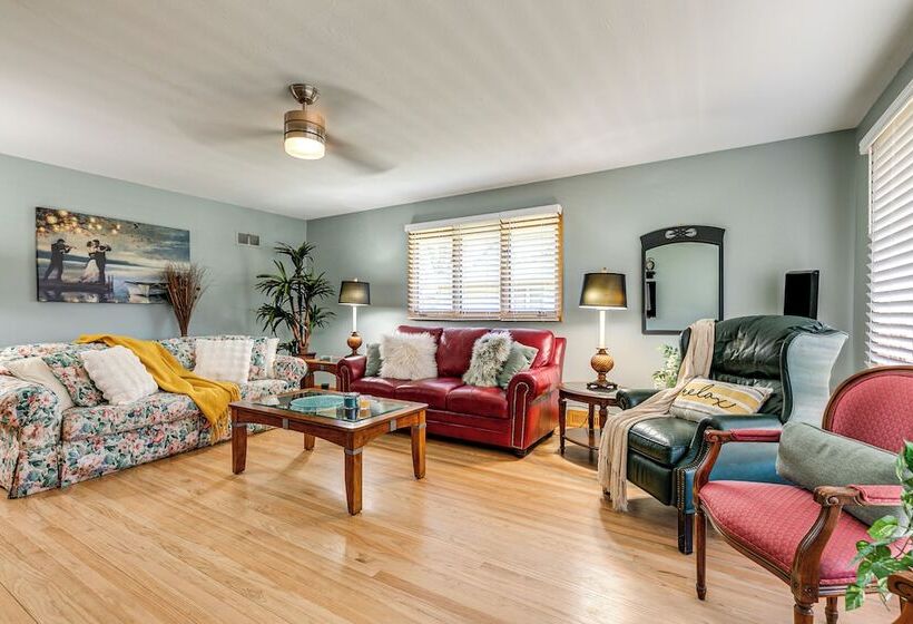 Pet Friendly Lincoln Home: 1 Mi To Gateway Mall