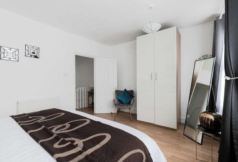 レジデンス Beautiful 4 Bed House With Garden In London