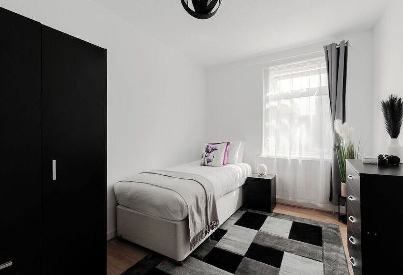 レジデンス Beautiful 4 Bed House With Garden In London