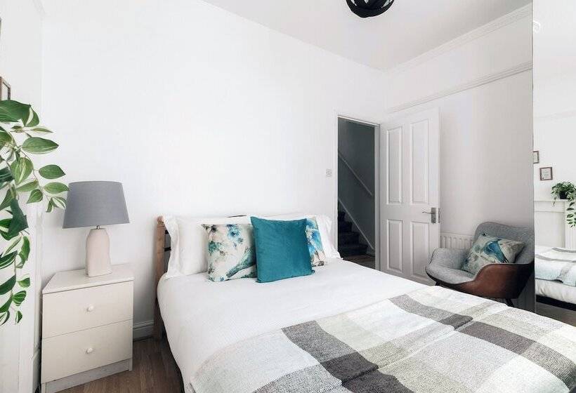 レジデンス Beautiful 4 Bed House With Garden In London