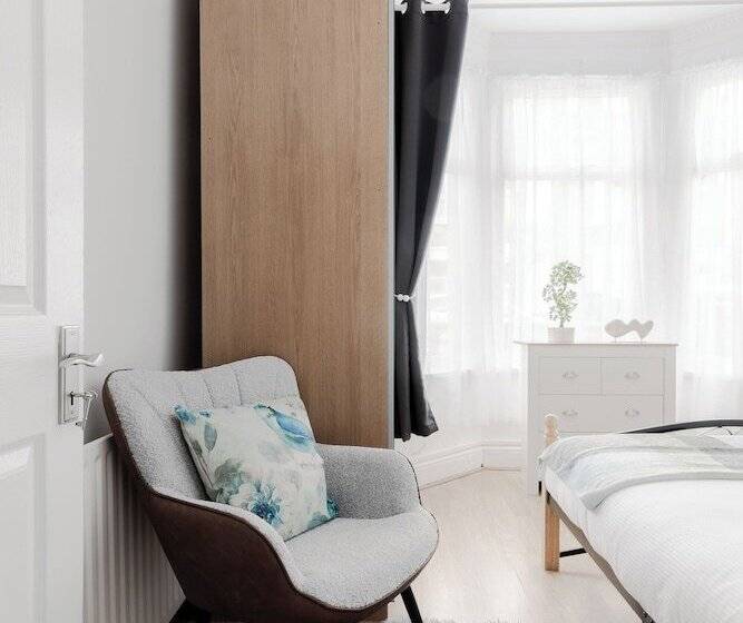 レジデンス Beautiful 4 Bed House With Garden In London