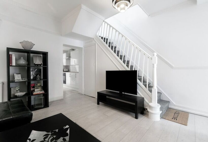 レジデンス Beautiful 4 Bed House With Garden In London