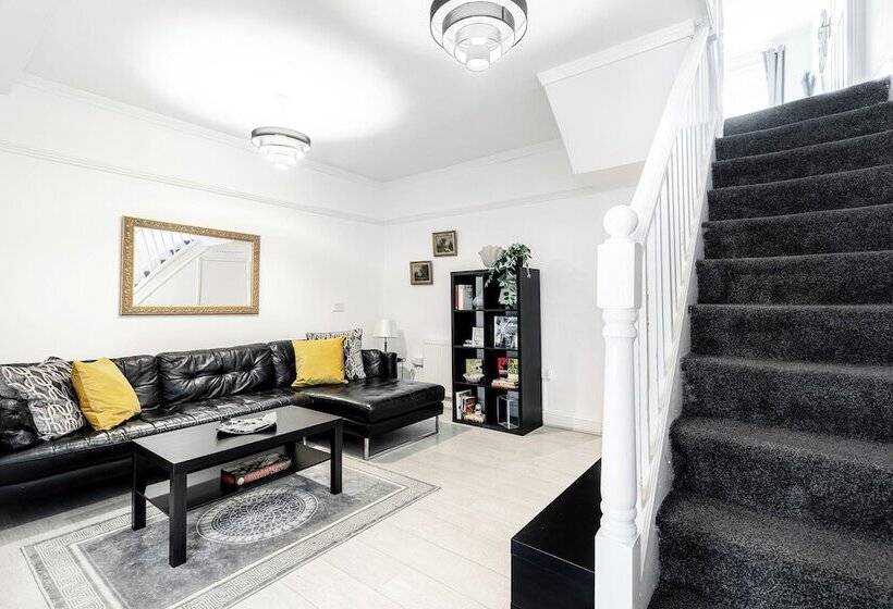 レジデンス Beautiful 4 Bed House With Garden In London
