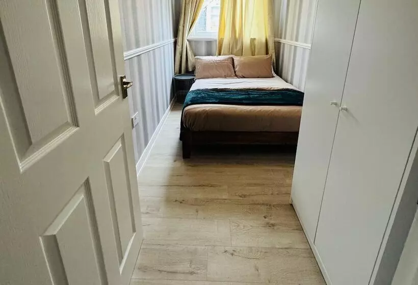 Residenssi Entire 4 Bed House In Sunderland