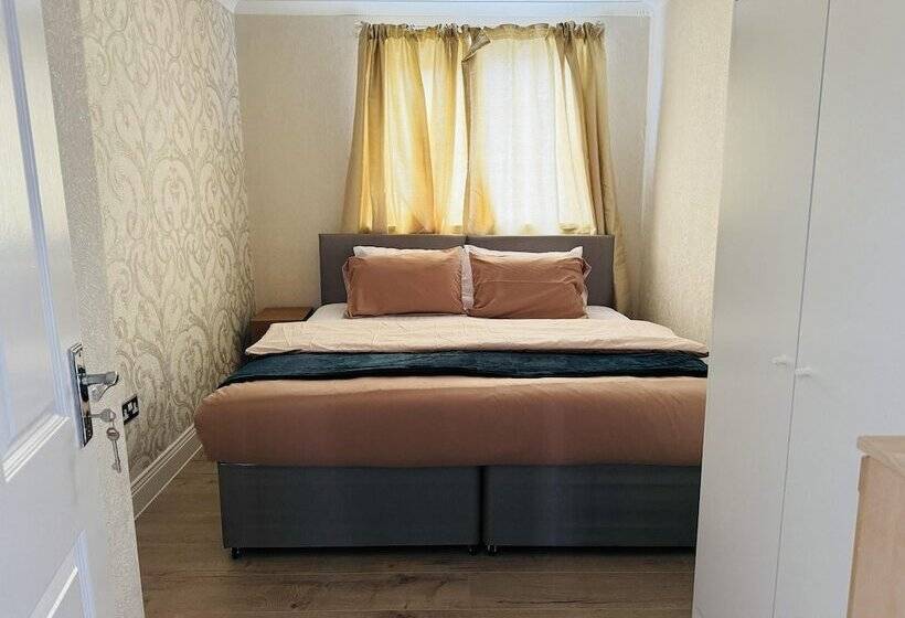 اقامتگاه Entire 4 Bed House In Sunderland