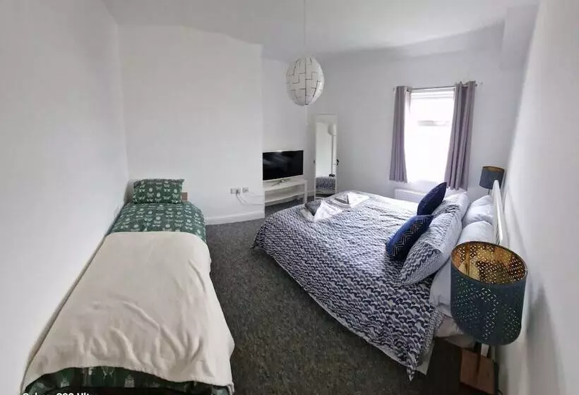 Residenssi 3br Sleeps6 Petsok Off Road Parking Garden