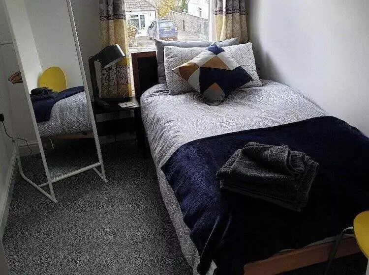 Residenssi 3br Sleeps6 Petsok Off Road Parking Garden