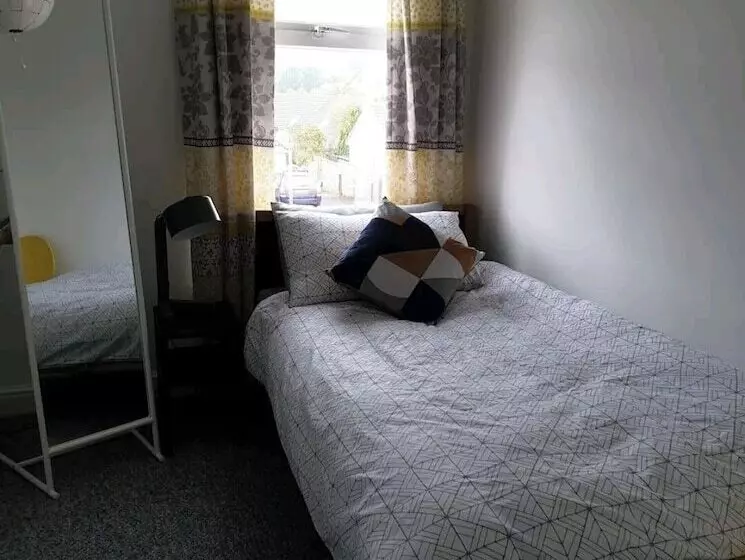 Residenssi 3br Sleeps6 Petsok Off Road Parking Garden