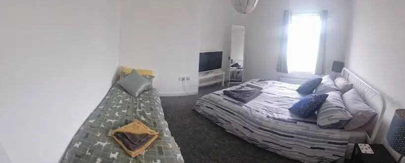 Residenssi 3br Sleeps6 Petsok Off Road Parking Garden