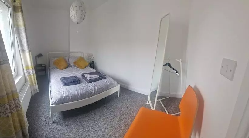 Residenssi 3br Sleeps6 Petsok Off Road Parking Garden