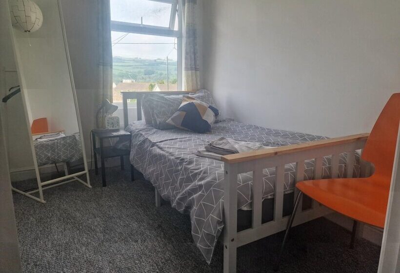 إقامة 3br Sleeps6 Petsok Off Road Parking Garden