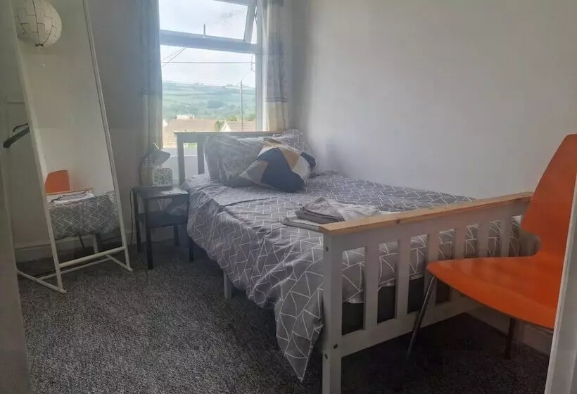 Residenssi 3br Sleeps6 Petsok Off Road Parking Garden