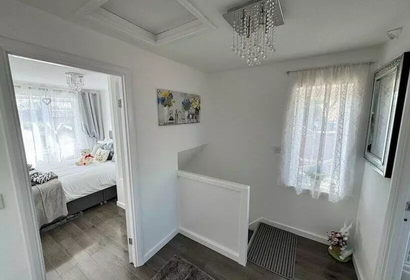 レジデンス Modern 3 Bed Hideaway Near Westgate With Parking