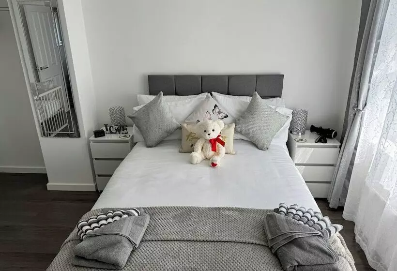 レジデンス Modern 3 Bed Hideaway Near Westgate With Parking