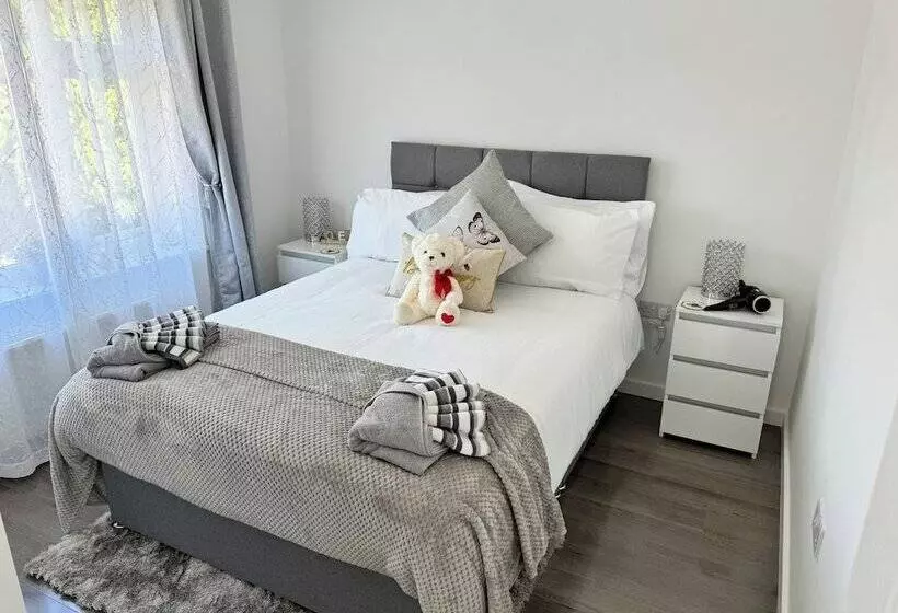 レジデンス Modern 3 Bed Hideaway Near Westgate With Parking