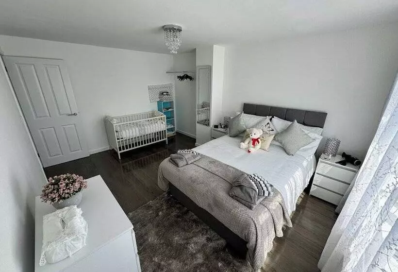 レジデンス Modern 3 Bed Hideaway Near Westgate With Parking