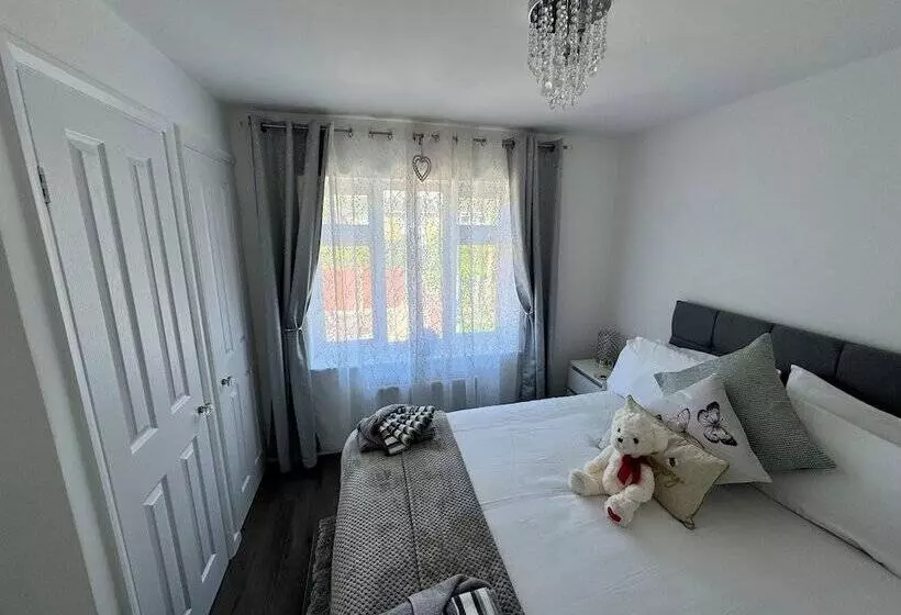 レジデンス Modern 3 Bed Hideaway Near Westgate With Parking