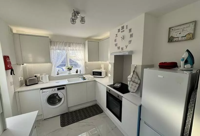 レジデンス Modern 3 Bed Hideaway Near Westgate With Parking